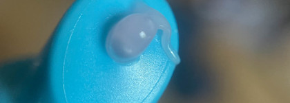 Святой Грааль в уходе за губами Clarins Hydra-Essentiel Moisture replenishing lip balm with blue lotus