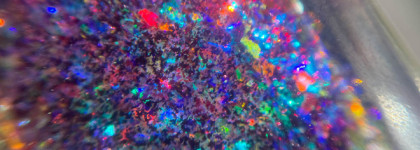 Говори еще, Москва, о темном золоте семи холмов, гори свечой, Москва, как летний дым горька твоя любовь! Moth Nail Polish Москва