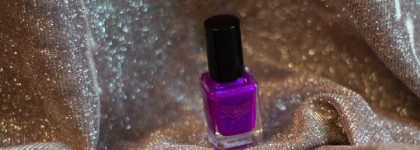 Новинка 2022: Moth Nail Polish Mr. Dob