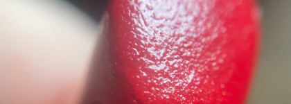 Все в красном: Chanel Rouge Coco Ultra Hydrating Lip Colour #444 Gabrielle