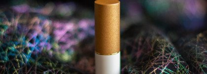 Глянцевая помада-бальзам Uvinion Mrs