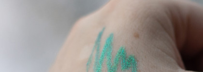 Камлаем Зеленую Деревянную Змею карандашом Arive Makeup Glimmerverse Fairy Wand Multichrome 03 Frog Princess