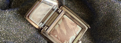 Лучший бронзер для красивой кожи: Hourglass Ambient Lighting Travel size Diffused Bronze Light