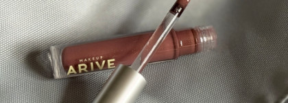 Курс на осень с Arive Makeup Comfort Shine Lip Gloss #10 Mild Surprise