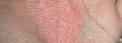 Пустые банки 2025: декоративная косметика