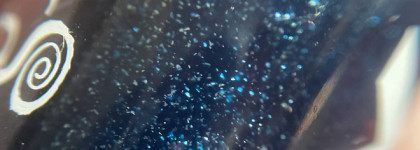 Colourpop x Twilight Lux Lip Oil Team Edward