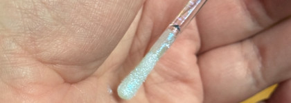 Его не просто видно из космоса, он сам космос! Kiko Milano Lumiverse My Holo Crush Lipgloss&Coat 01 Starlit Blue Aura