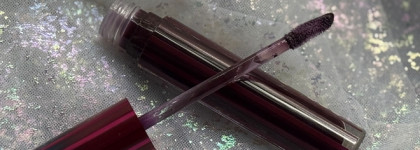 Совершенно невесомый MAC Lipglass Air Non-Sticky Gloss #Lightmoth