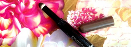 Популярный карандаш для бровей Maybelline "Brow Satin" - это идеальный заполняющий дуэт для аккуратных и естественных бровей. Разбор оттенка для шатенок и брюнеток - Dark Brown