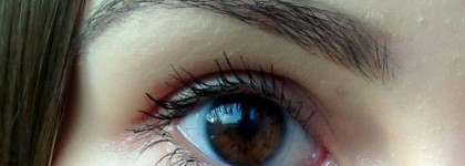 Популярный карандаш для бровей Maybelline "Brow Satin" - это идеальный заполняющий дуэт для аккуратных и естественных бровей. Разбор оттенка для шатенок и брюнеток - Dark Brown