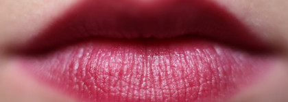 Flormar Revolution lipstick R17 Deep Bordeaux