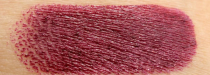 Сливовая феерия – сатиновая помада Gade Lipstick – 562 Intense plum