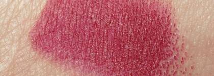 И зимой, и летом с помадой Kiko – Arctic holiday – Matte lipstick в оттенке 03 Cherry tree