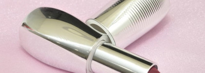 И зимой, и летом с помадой Kiko – Arctic holiday – Matte lipstick в оттенке 03 Cherry tree