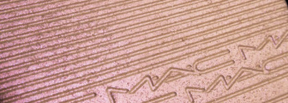 Сияющий дуохромный хайлайтер Mac Extra Dimension Skinfinish в цвете Show Gold