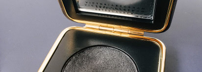 Тени Black Myrrh и Хайлайтер Heat Wave Bronze Goddess от Estee Lauder