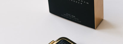 Тени Black Myrrh и Хайлайтер Heat Wave Bronze Goddess от Estee Lauder