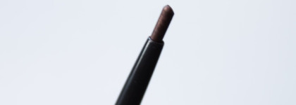 Осенние новинки от Chanel: кремовые тени и карандаш для глаз