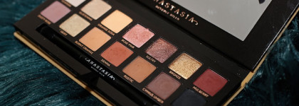 Одна из любимых в последнее время палетка от Anastasia Beverly Hills "Soft Glam"