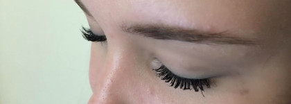Тушь на каждый день от Clarins Wonder Perfect Mascara 01Делает ресницы объемными, длинными и подкрученными