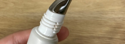 Три азиатских увлажняющих крема для век на каждый день