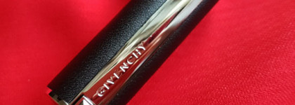 Красное и черное. Givenchy Le Rouge Sculpt Two-Tone Lipstick в оттенке 01 Sculpt'in Rouge