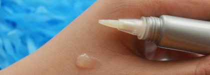 Длительный эффект маникюра с питательным маслом для ногтей и кутикулы L'occitane Nail&Cuticle Nourishing Oil