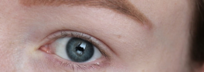 Зимний макияж с акцентом на нижнем веке