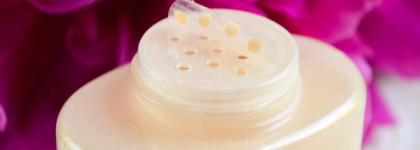 Where's the revolution? - Revolution Iconic 3 Palette, Luxury Banana Baking Powder