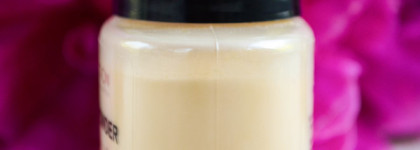 Where's the revolution? - Revolution Iconic 3 Palette, Luxury Banana Baking Powder