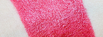 Maybelline Hydra Extreme 587 Поцелуй Вампира, 390 Винный Вкус