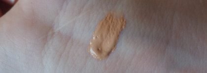 Битва бюджетных баз под тени: Essence I love stage  vs  Milani eyeshadow primer