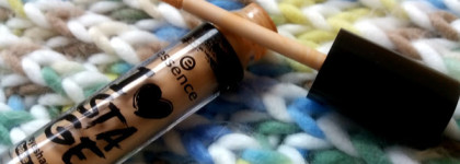 Битва бюджетных баз под тени: Essence I love stage  vs  Milani eyeshadow primer