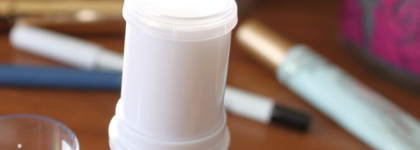 Не совсем привычный формат демакияжа - Photo Focus Makeup Remover Stick от Wet n Wild