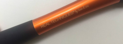 Кисть для тональной основы Real Techniques Expert Face Brush