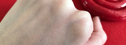 Они смогли: Carmex Moisturising Lip Balm Mint и Oriflame The One мультиактивный бальзам для губ