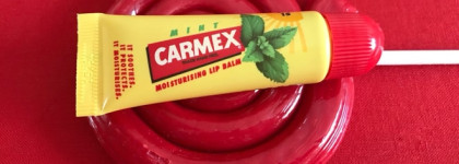 Они смогли: Carmex Moisturising Lip Balm Mint и Oriflame The One мультиактивный бальзам для губ