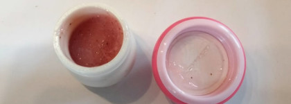 Tony Moly Strawberry Mushroom sugar scrub - клубничная жвачка с характером