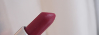 Mac Lipstick в оттенке Plumful