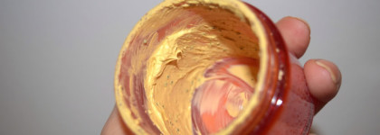 Если Ваше утро начинается не только с кофе, тогда Kiehl's Turmeric&Cranberry Seed Energizing Radiance Masque создана специально для Вас
