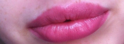 Нежность розы в помаде Essence Longlasting Lipstick