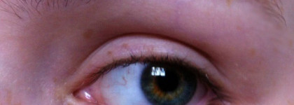 Натуральный эффект на бровях - тушь для бровей Maybelline Brow Drama в оттенке Dark Brown