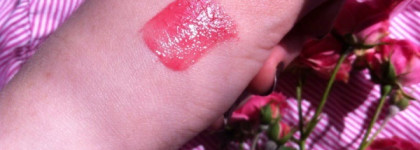 В розовом цвете. Блеск для губ Stellary в оттенке 04