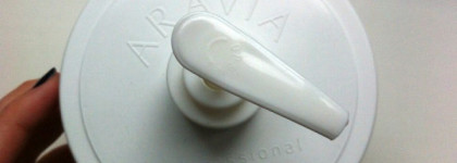 Для мягкости ножек  - крем для ног Super Moisture Aravia Professional из серии Spa-Pedicure