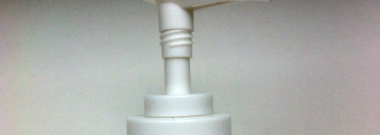 Для мягкости ножек  - крем для ног Super Moisture Aravia Professional из серии Spa-Pedicure