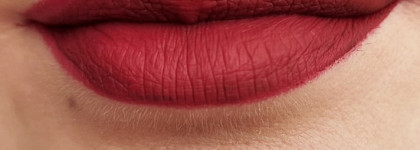 Жидкая матовая губная помада от essence - Colour Boost Mad About Matte