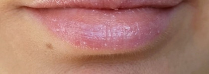 Скраб для губ от Eveline - Precious Oil Lip Scrub