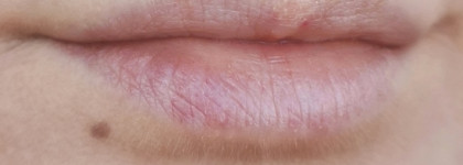 Чудесный тинт от essence - Glimmer Glow