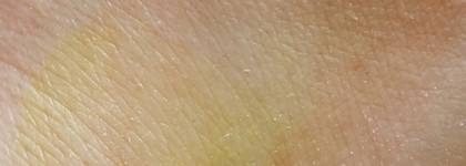 Небольшая подборка уходовой косметики в оттенках цитрусовых