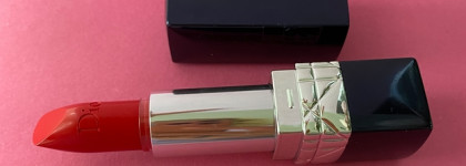 Яркие красно-коралловые Dior Rouge Dior 080 Red Smile, карандаш Chanel 95 и лак Chanel Espadrilles 534